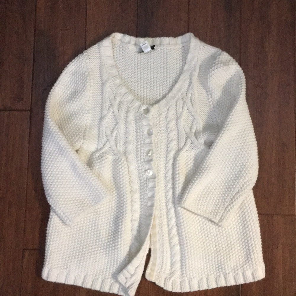 Cute, off white cardigan